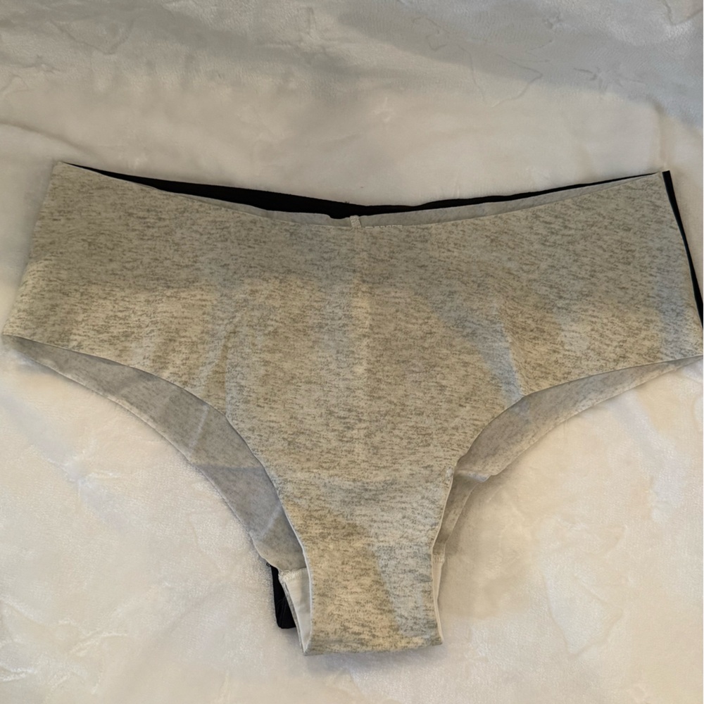 VS PINK Seamless Cheekster Panty Set – 5 Pack (Size M) Neutral & Bold Colors - Picture 5 of 10